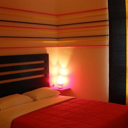 Room In A Neoclassical House - Ladybug Костур Екстериор снимка